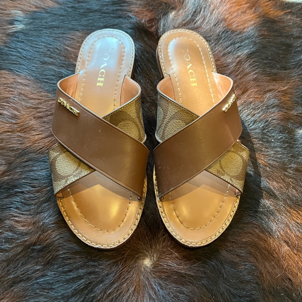Coach slides size 6 retail $188
